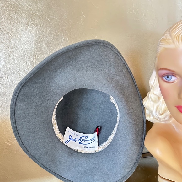 ONE OF A KIND JACK MCCONNELL WIDE BRIM GRAY FELT HAT + LARGE FEATHER WINGS - Picture 13 of 14